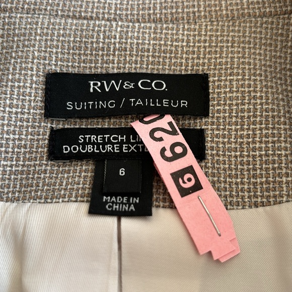 RW&CO fitted suit - Picture 3 of 13